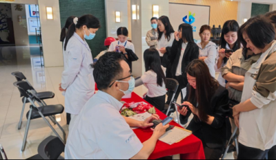 把脉问诊送健康，暖心服务进企业——合肥金年会体育官网入口携手广瑞医疗开展“健康进企业”义诊活动